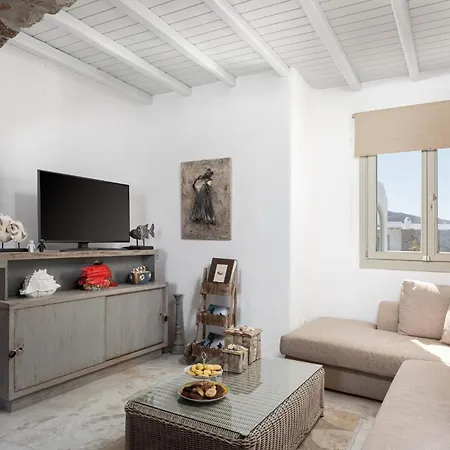 Mykonian Hills Vila