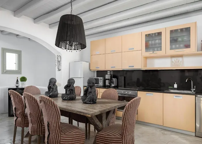 Mykonian Hills كالافاتيس